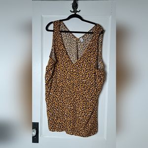 Sleeveless blouse, animal print